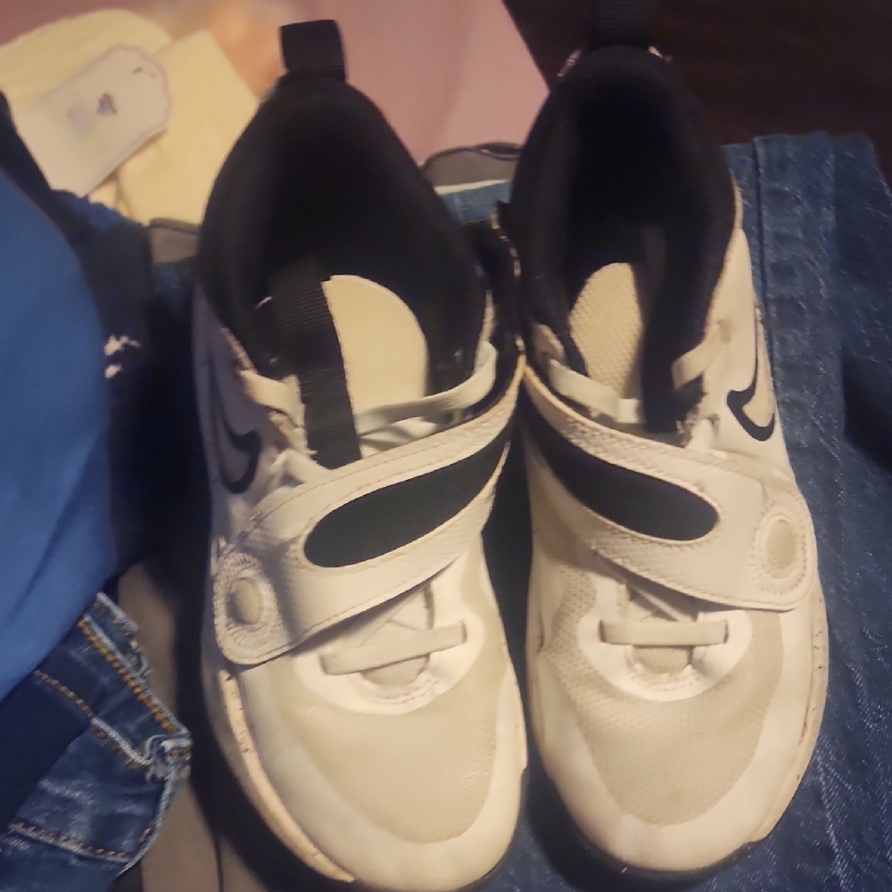 Nike Kids White and Black Sneakers